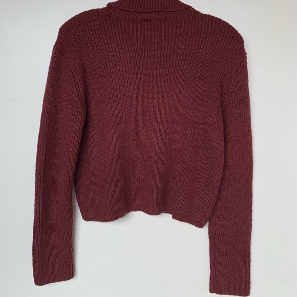 Dynamite Turtleneck - Picture 3 of 3